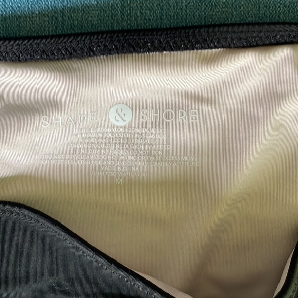 Simple black bikini - Picture 2 of 2